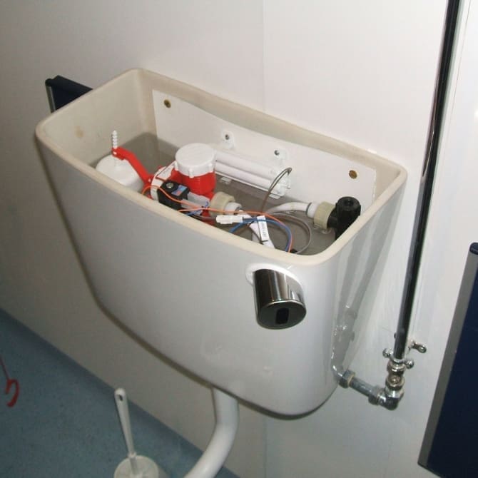 Easyflush Side/Front Adapter for Exposed Cisterns - Cistermiser